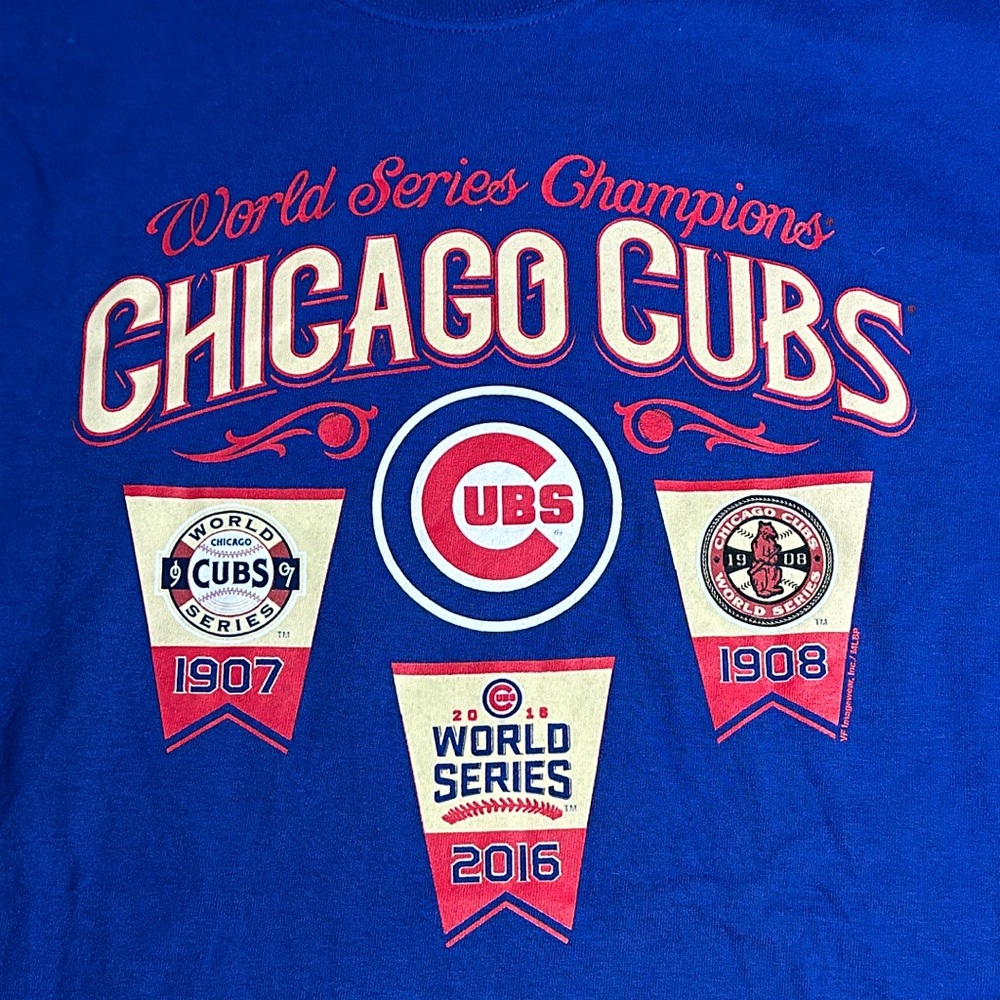 Chicago cubs tshirt
